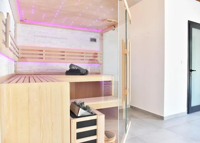 Villa Lux Nina With Six Bedrooms, Private Pool, Sauna
