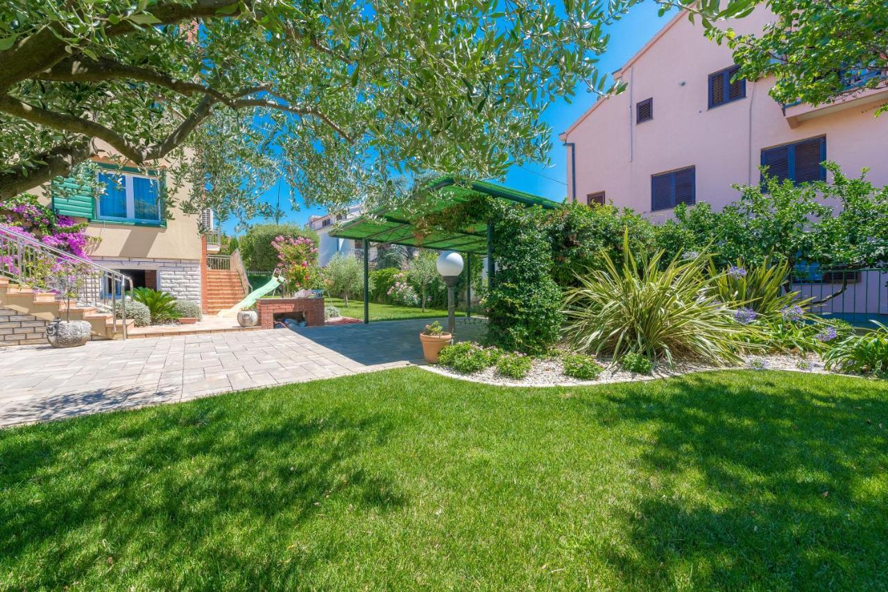 Lux Nina With Six Bedrooms, Private Pool, Sauna *