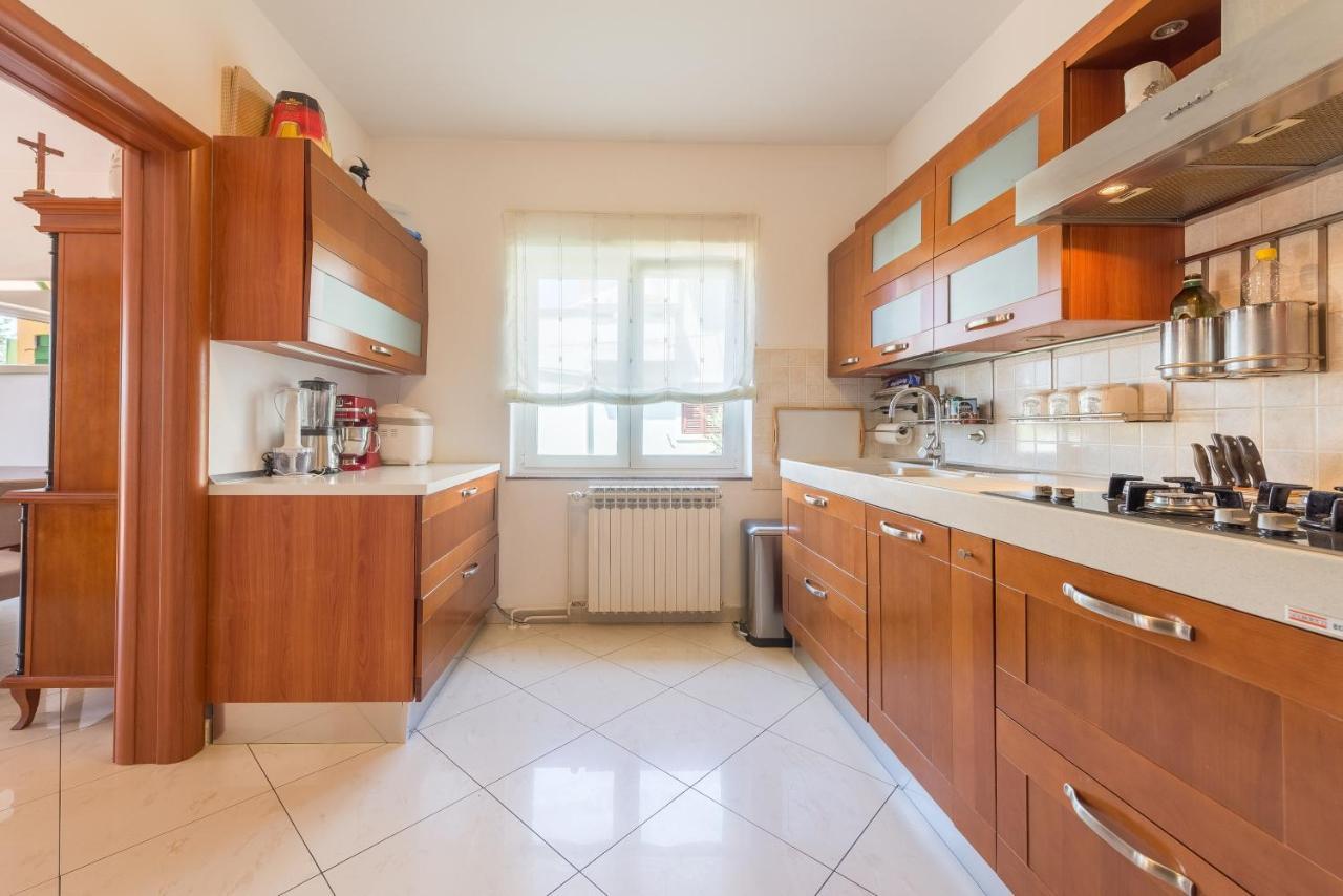Lux Nina With Six Bedrooms, Private Pool, Sauna Zadar