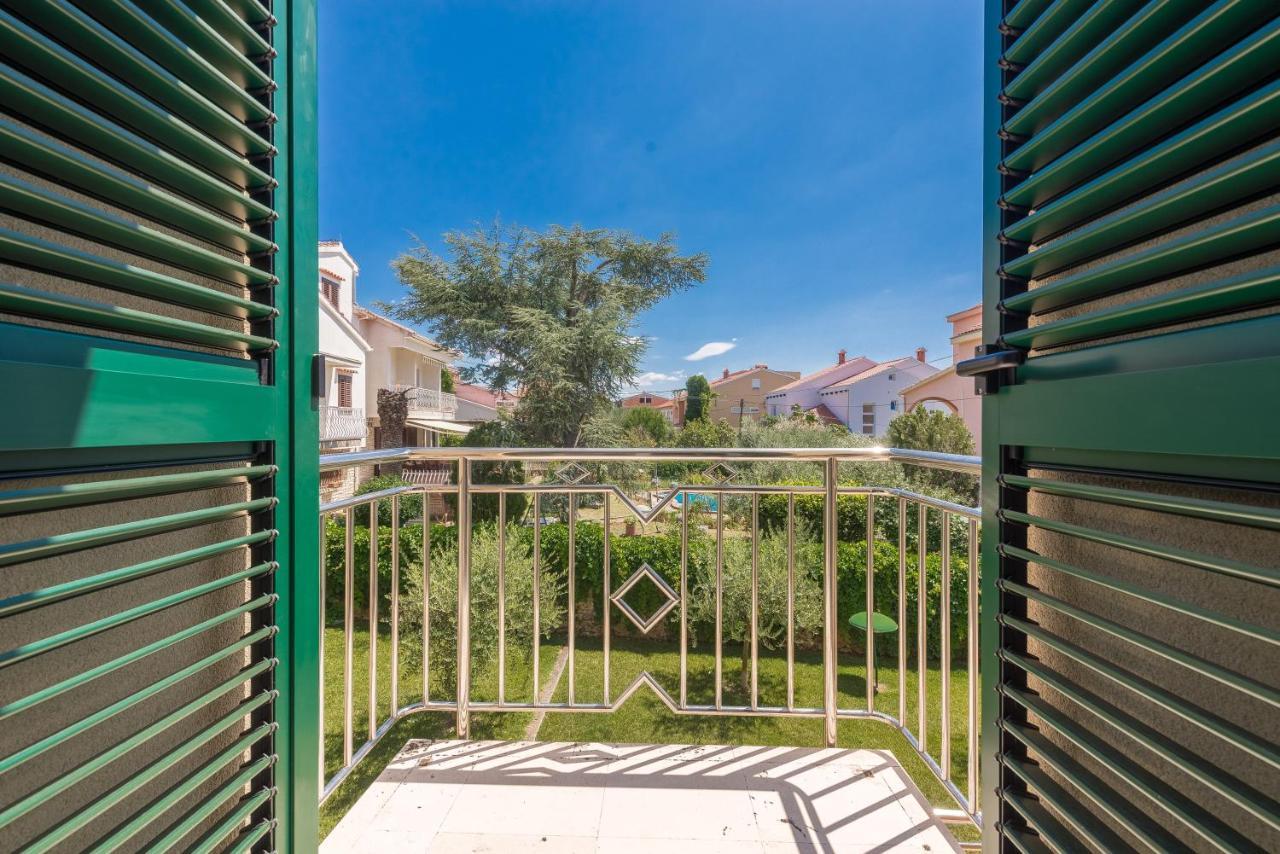 Lux Nina With Six Bedrooms, Private Pool, Sauna Vila