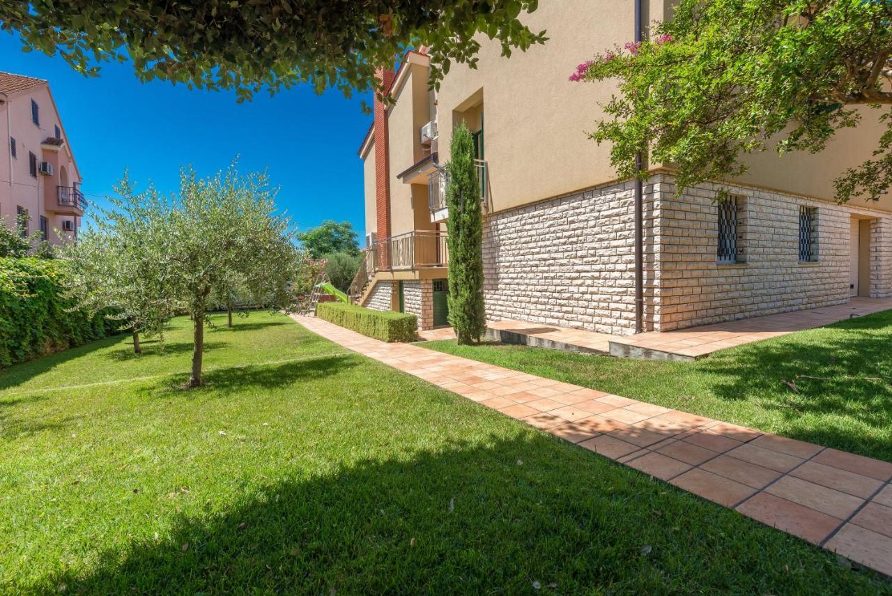 Lux Nina With Six Bedrooms, Private Pool, Sauna Vila *