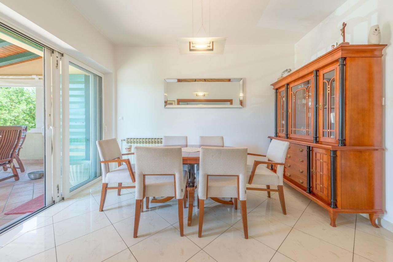 Lux Nina With Six Bedrooms, Private Pool, Sauna * Zadar