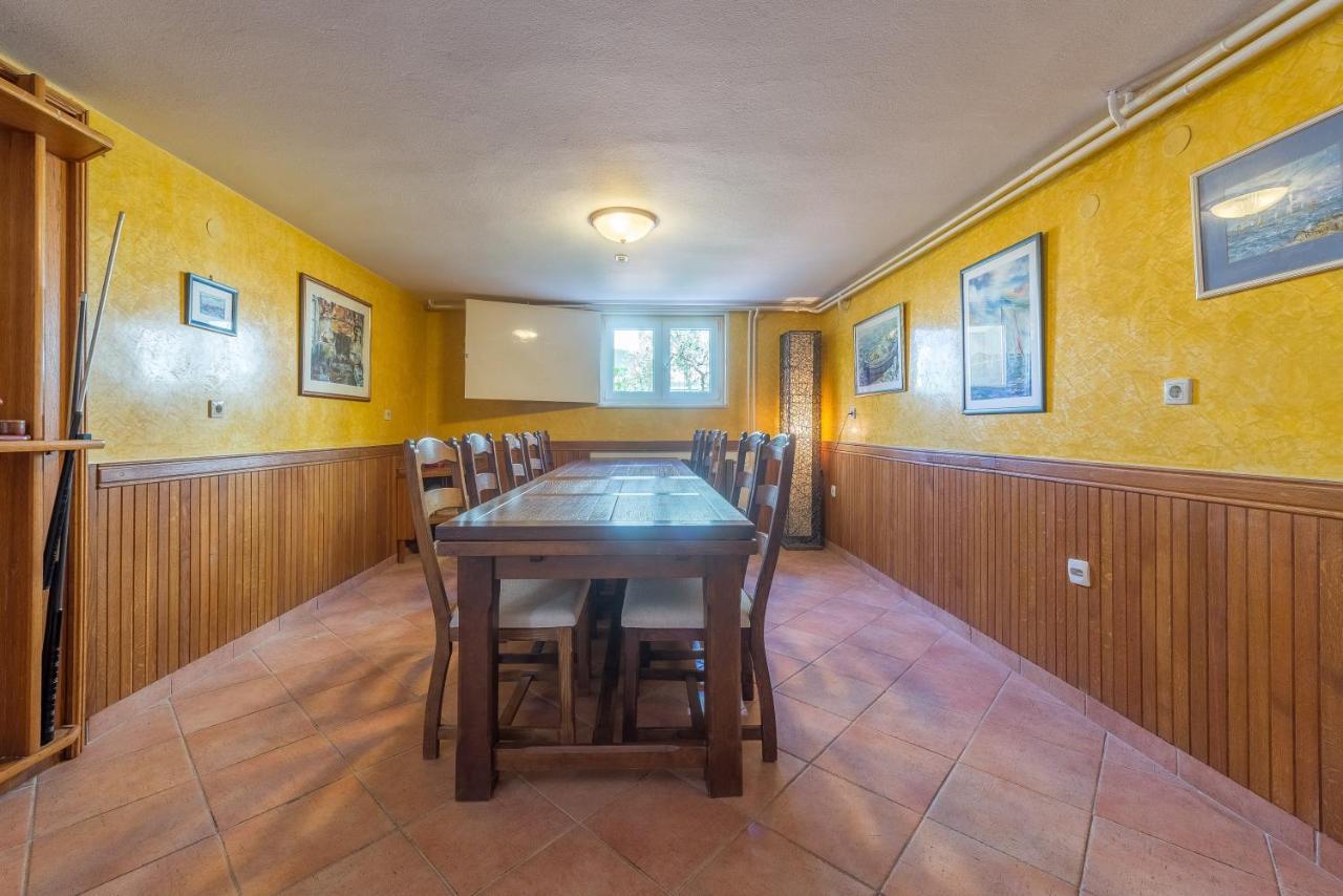 Villa Lux Nina With Six Bedrooms, Private Pool, Sauna