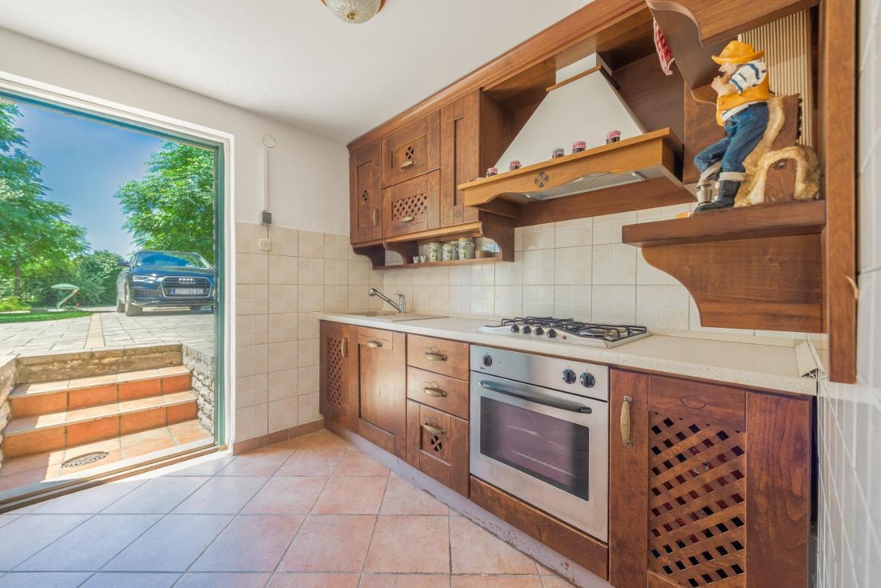 Lux Nina With Six Bedrooms, Private Pool, Sauna * Zadar