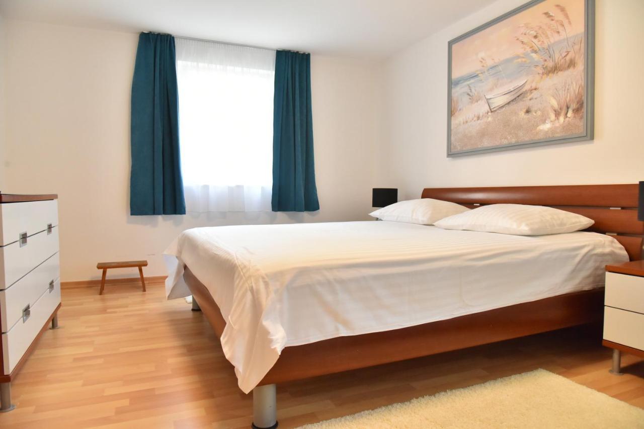 Villa Lux Nina With Six Bedrooms, Private Pool, Sauna Zadar