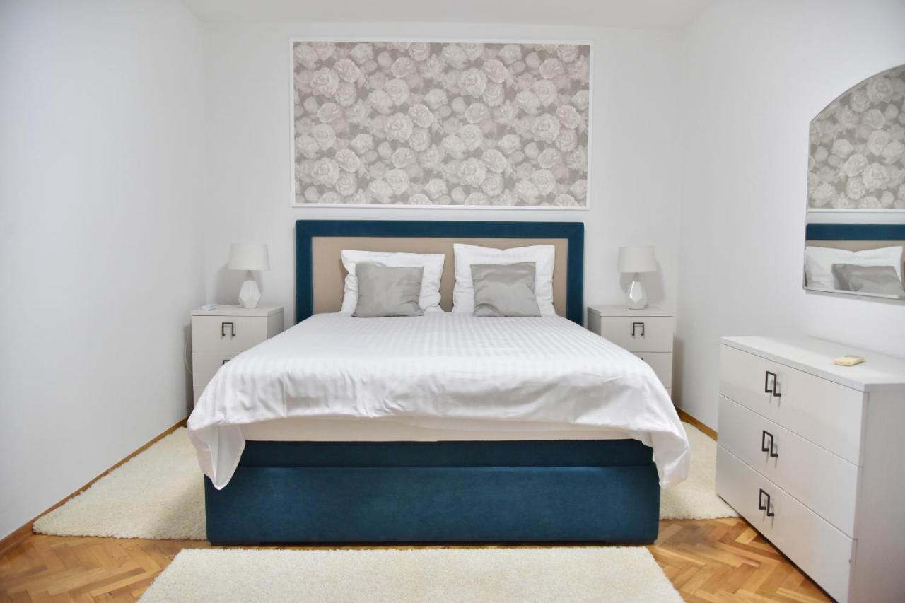 Villa Lux Nina With Six Bedrooms, Private Pool, Sauna