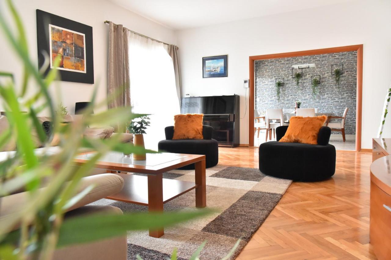 Lux Nina With Six Bedrooms, Private Pool, Sauna Villa Zadar