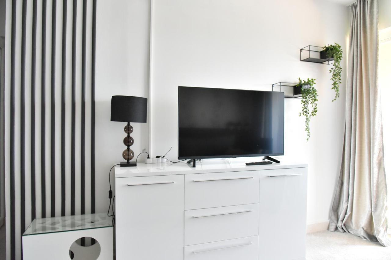 Lux Nina With Six Bedrooms, Private Pool, Sauna Zadar