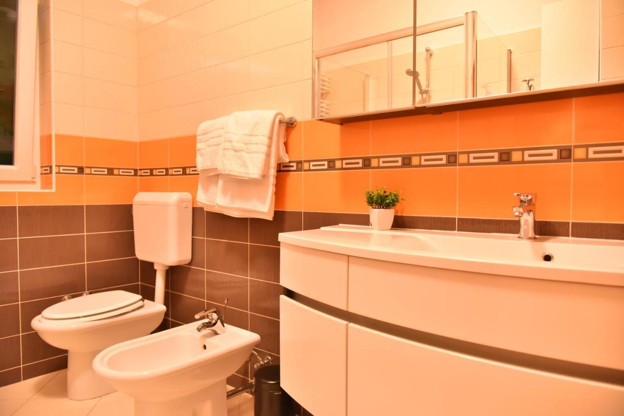 Lux Nina With Six Bedrooms, Private Pool, Sauna Zadar